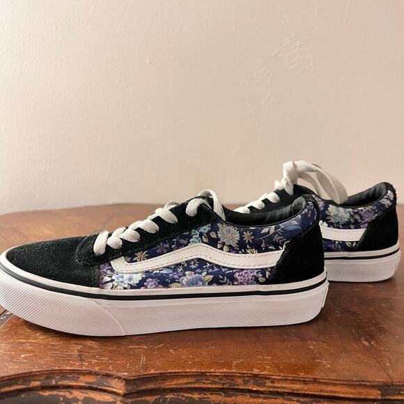 NWOT Vans Moody Floral Blues and Purple‎ and Back Girls Size  2 - Picture 1 of 7